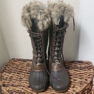 Sporto Dark Brown and Green Winter Boots